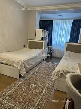 Satılır 4 otaqlı köhnə tikili 100 m²