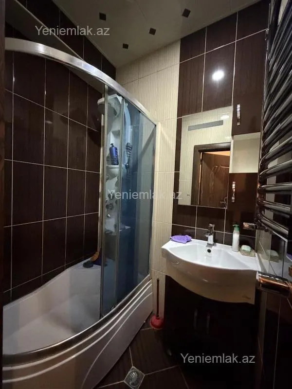 Satılır 3 otaqlı yeni tikili 70 m²