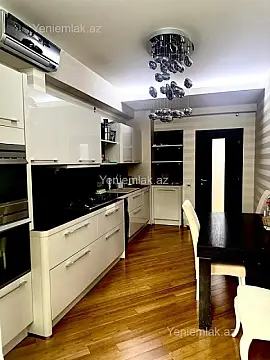 Satılır 3 otaqlı yeni tikili 170 m²