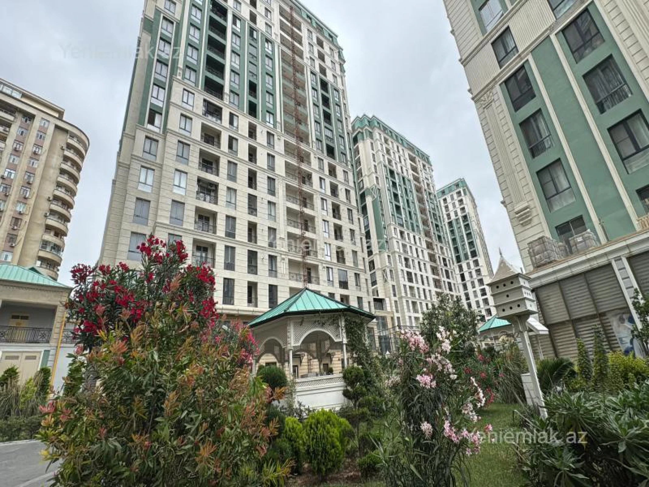 Satılır 3 otaqlı yeni tikili 145 m²