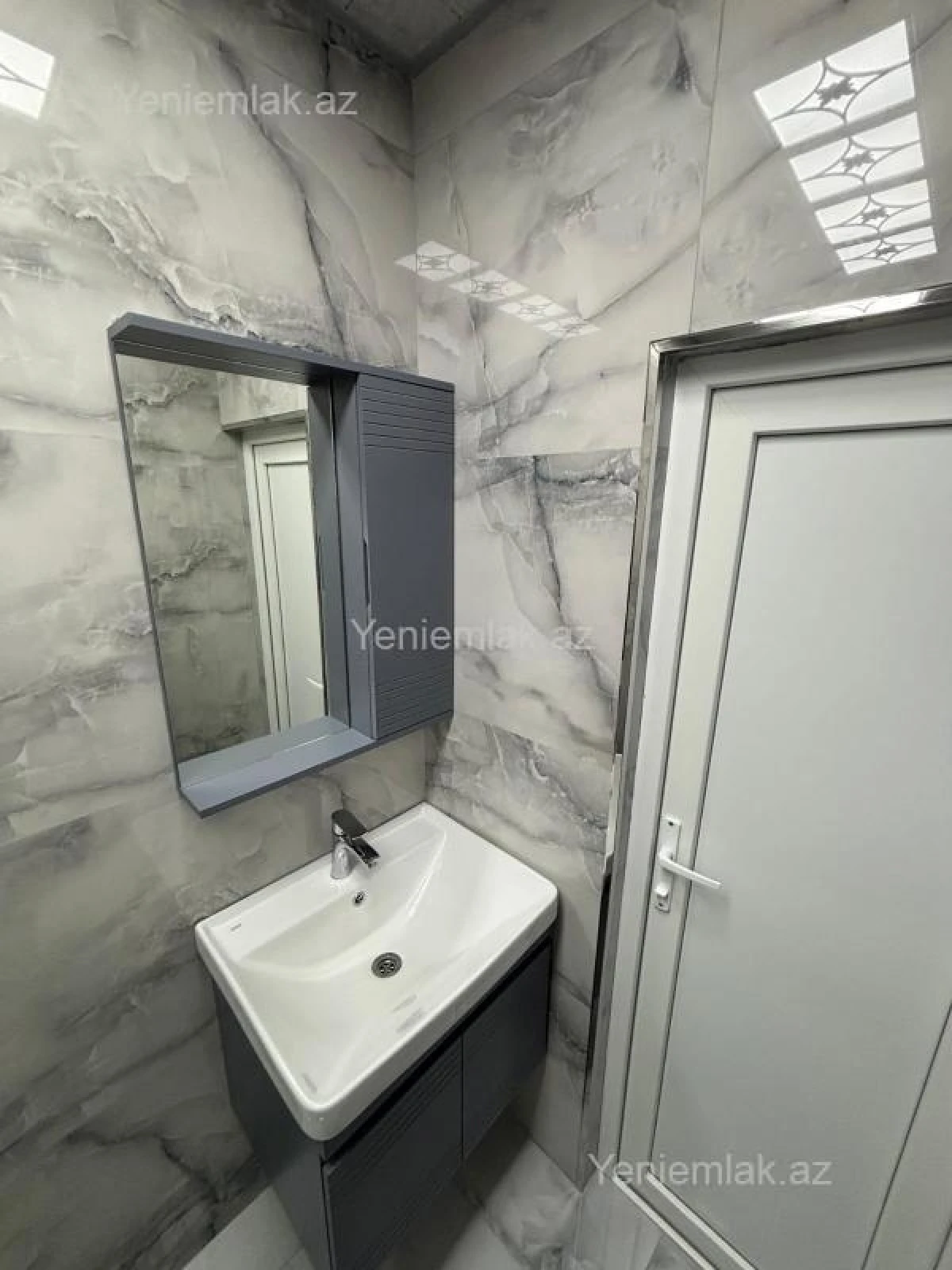 Satılır 3 otaqlı köhnə tikili 65 m²