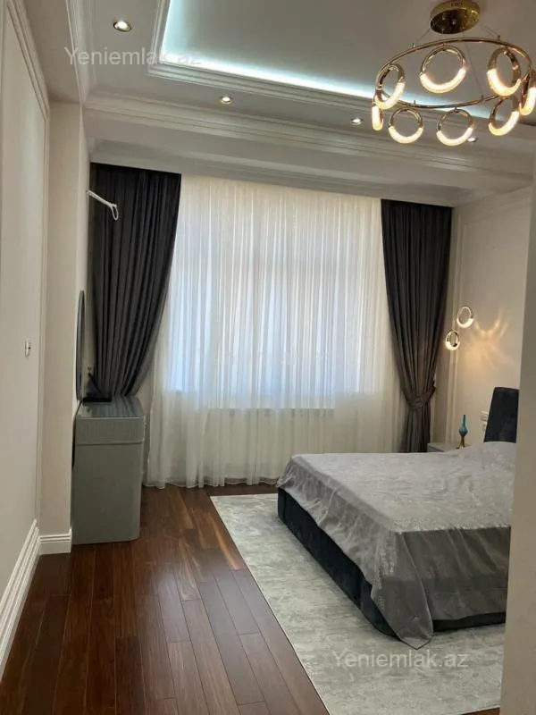 Satılır 4 otaqlı yeni tikili 205 m²