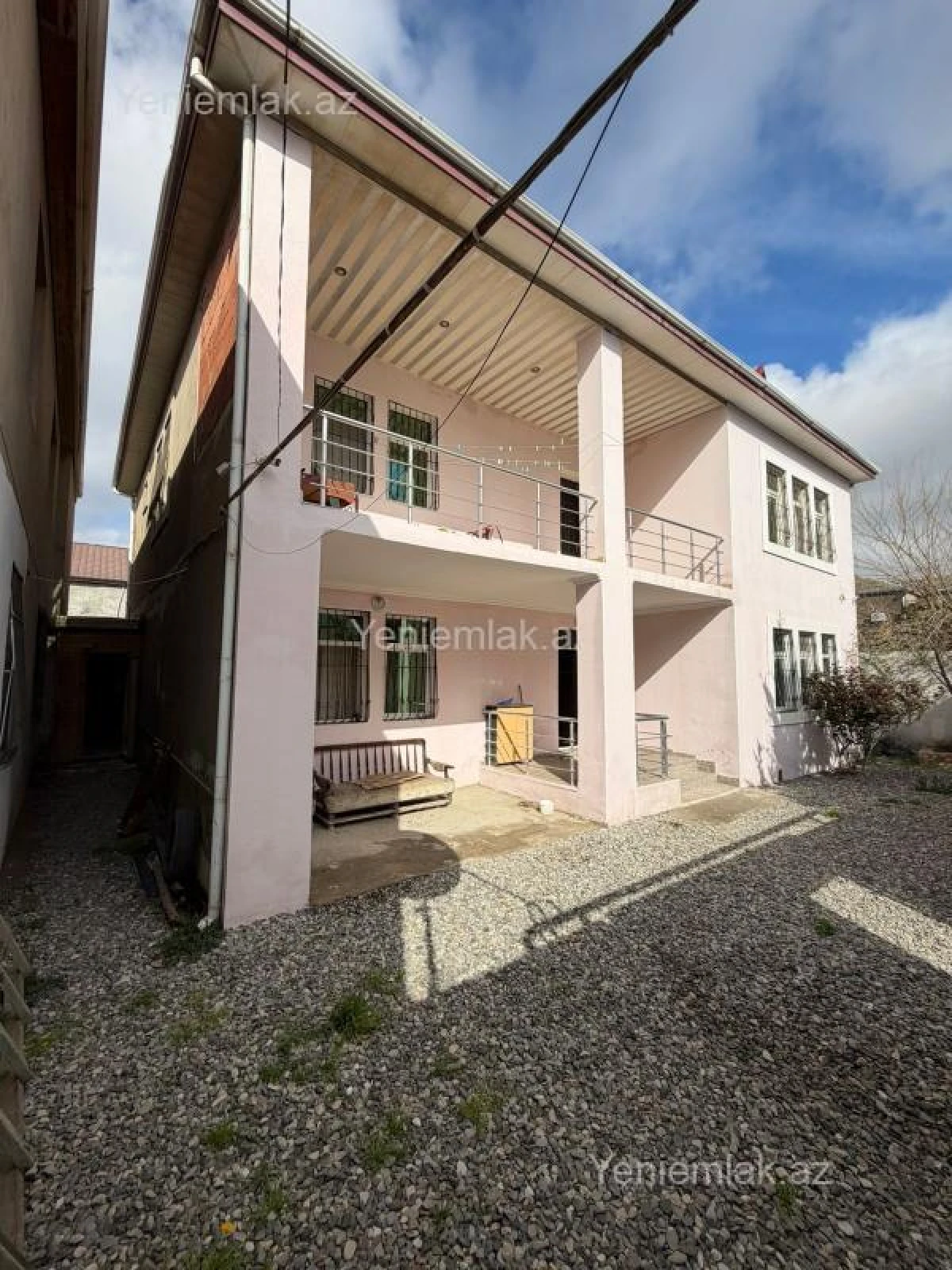 Satılır 7 otaqlı həyət evi 220 m²