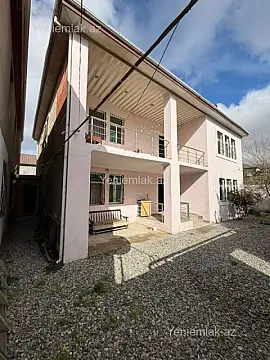 Satılır 7 otaqlı həyət evi 220 m²