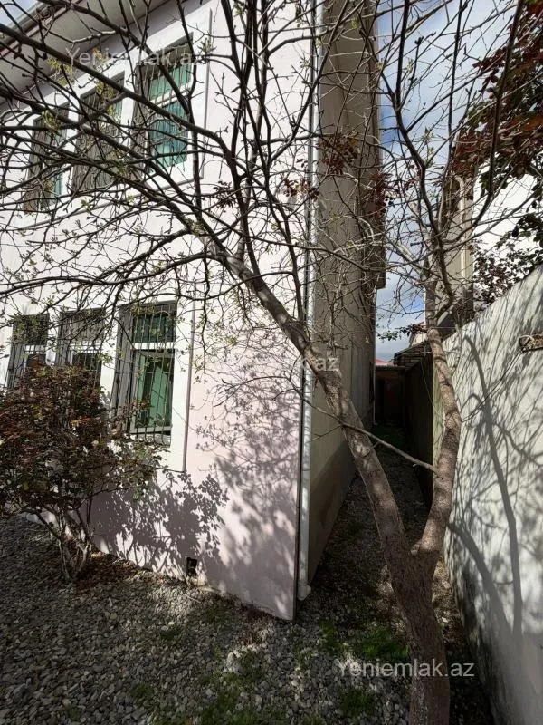 Satılır 7 otaqlı həyət evi 220 m²