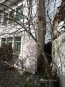 Satılır 7 otaqlı həyət evi 220 m²