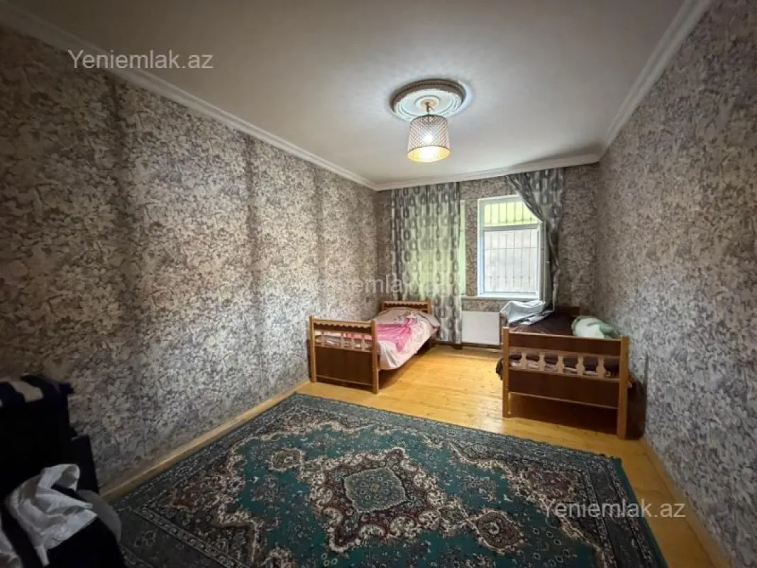 Satılır 7 otaqlı həyət evi 220 m²