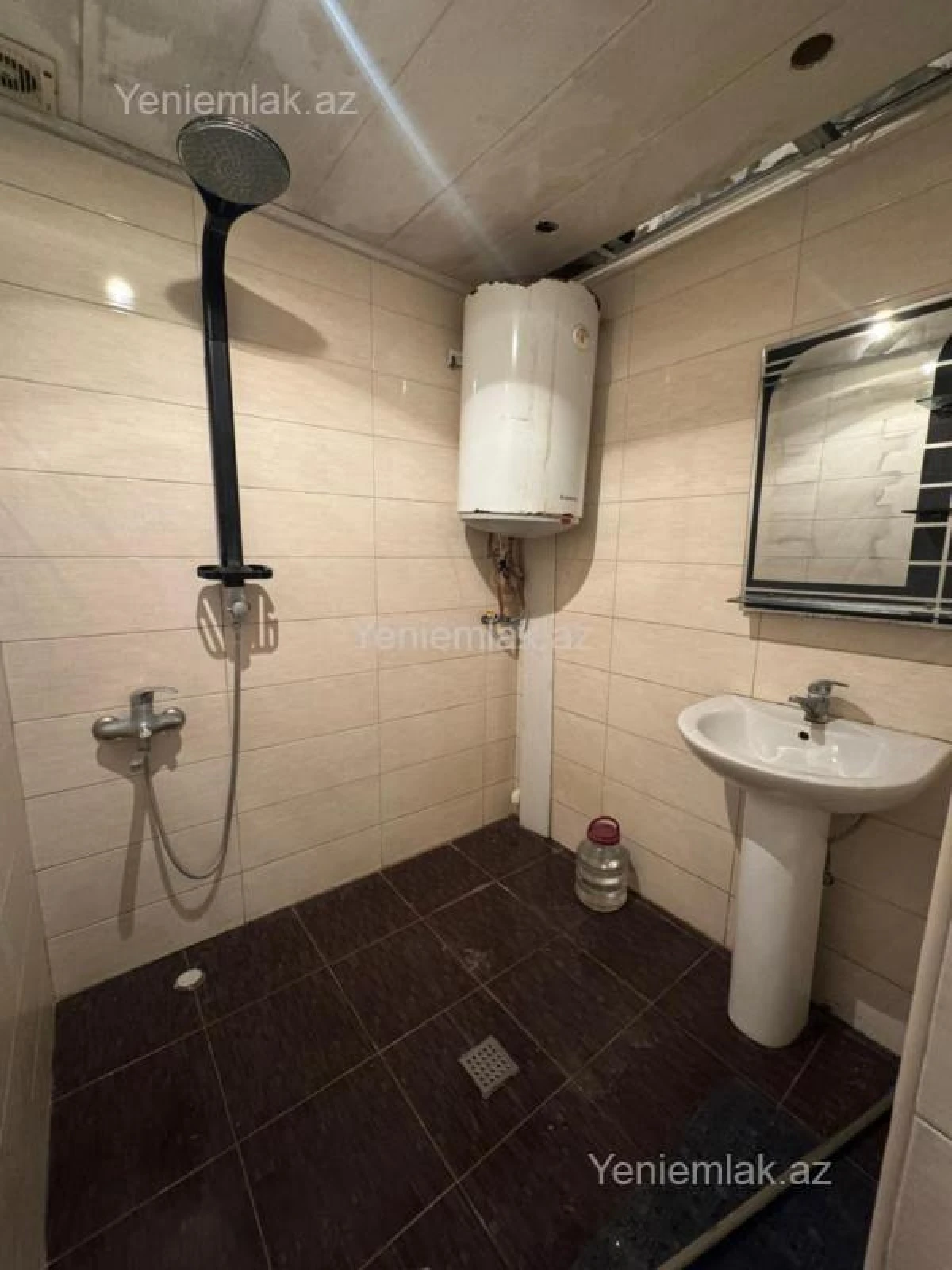 Satılır 3 otaqlı köhnə tikili 55 m²
