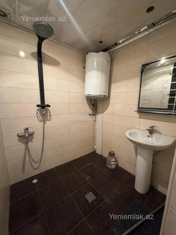 Satılır 3 otaqlı köhnə tikili 55 m²