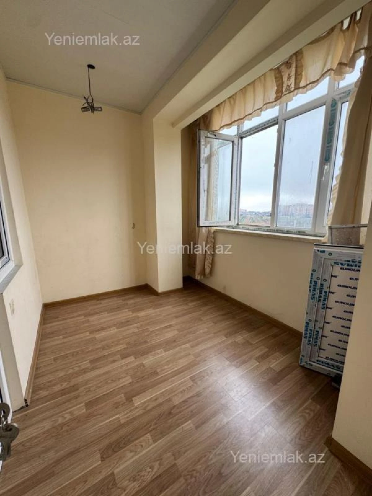 Satılır 3 otaqlı köhnə tikili 55 m²