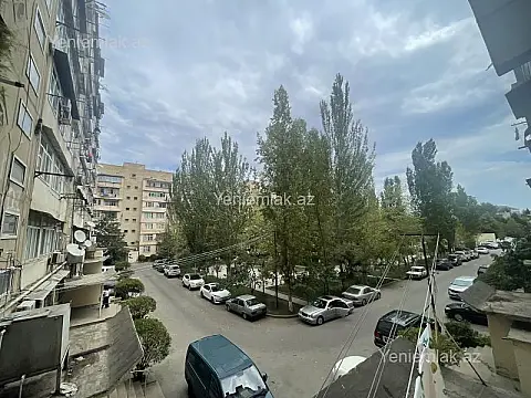 Satılır 3 otaqlı köhnə tikili 72 m²