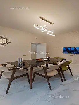 Satılır 5 otaqlı həyət evi 240 m²