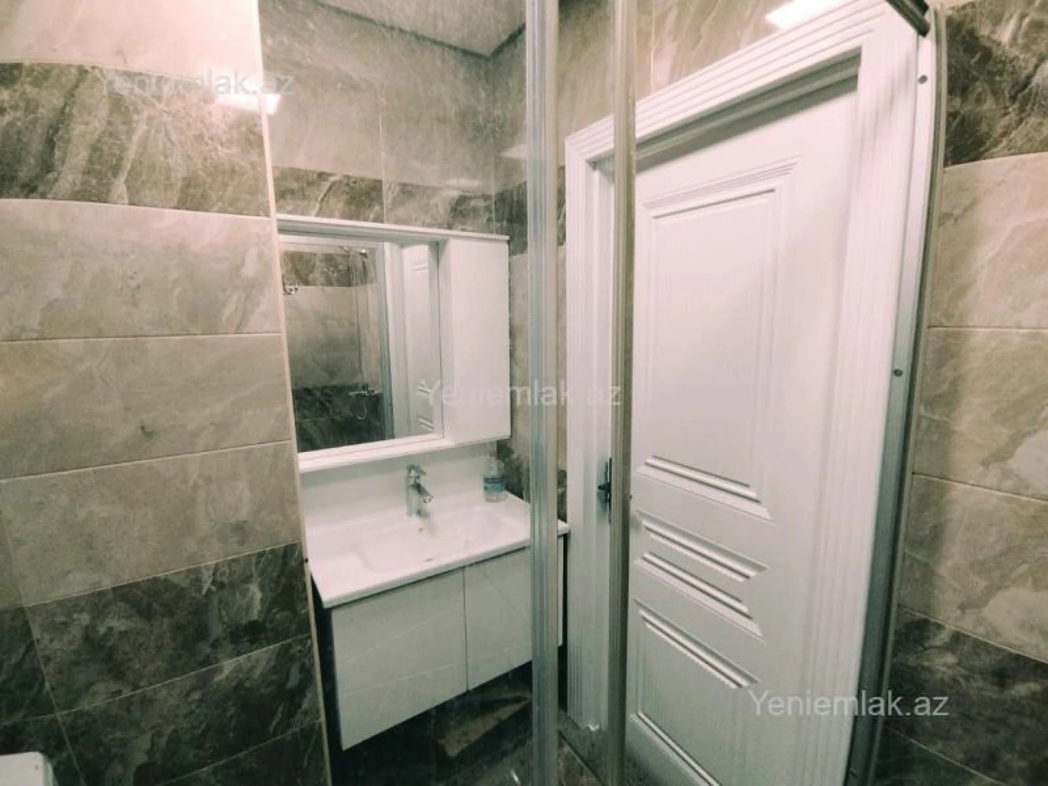 Satılır 3 otaqlı yeni tikili 60 m²