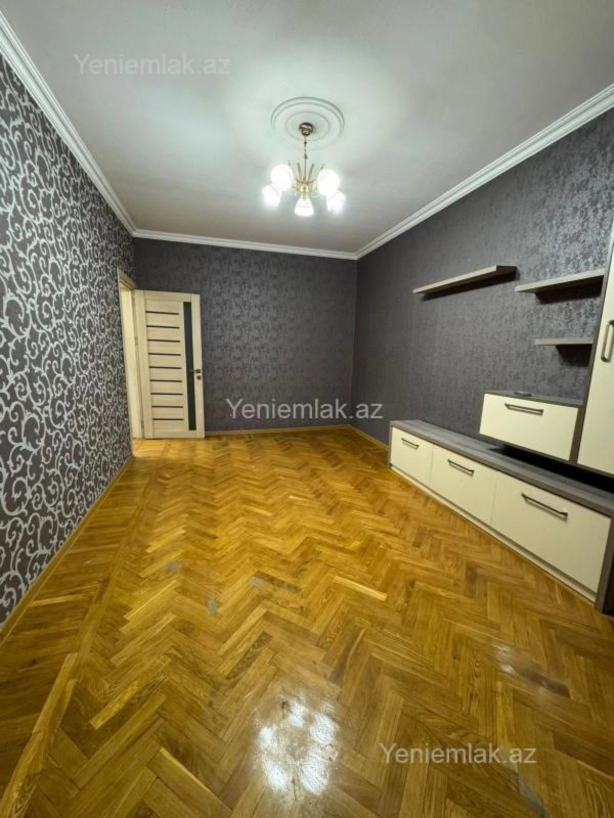 Satılır 3 otaqlı köhnə tikili 85 m²