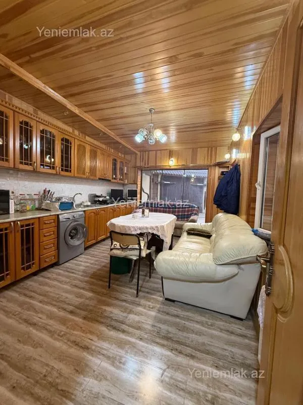 Satılır 5 otaqlı həyət evi 210 m²