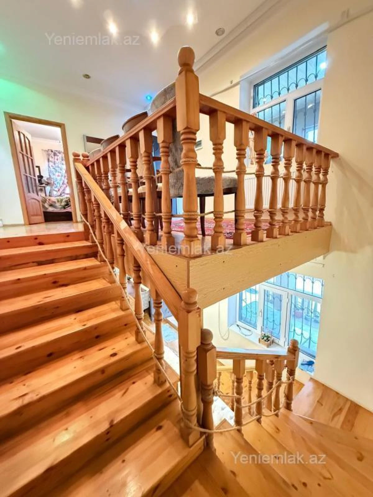 Satılır 5 otaqlı həyət evi 210 m²