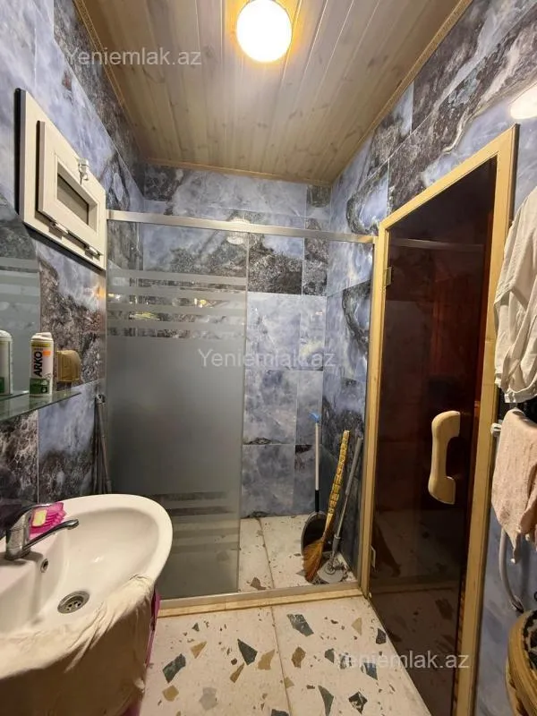 Satılır 5 otaqlı həyət evi 210 m²