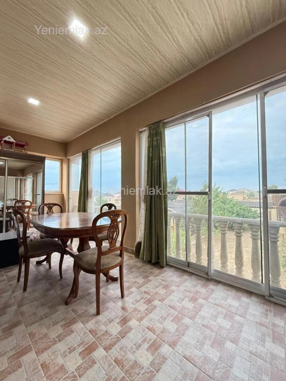 Satılır 5 otaqlı həyət evi 210 m²