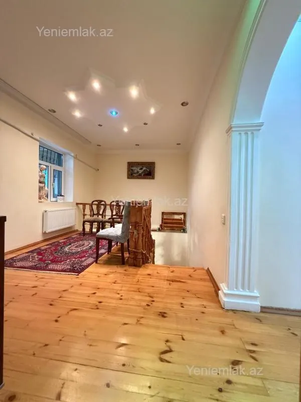 Satılır 5 otaqlı həyət evi 210 m²