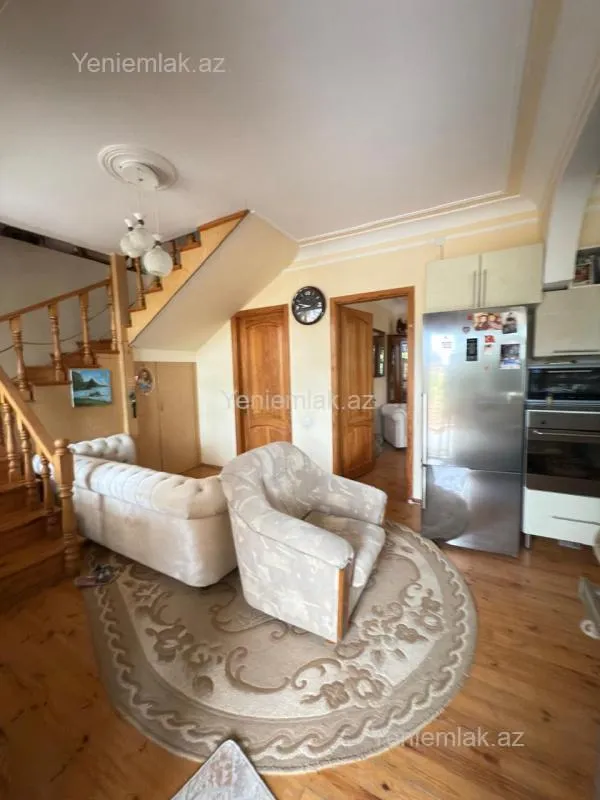 Satılır 5 otaqlı həyət evi 210 m²