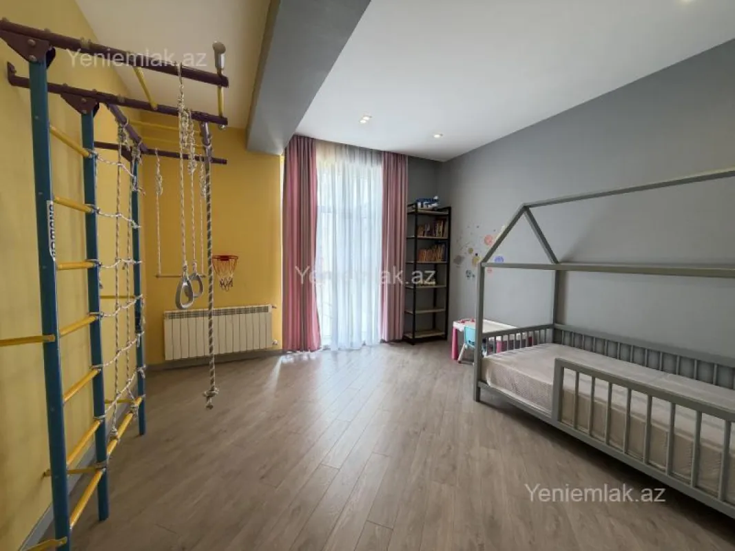 Satılır 4 otaqlı yeni tikili 135 m²