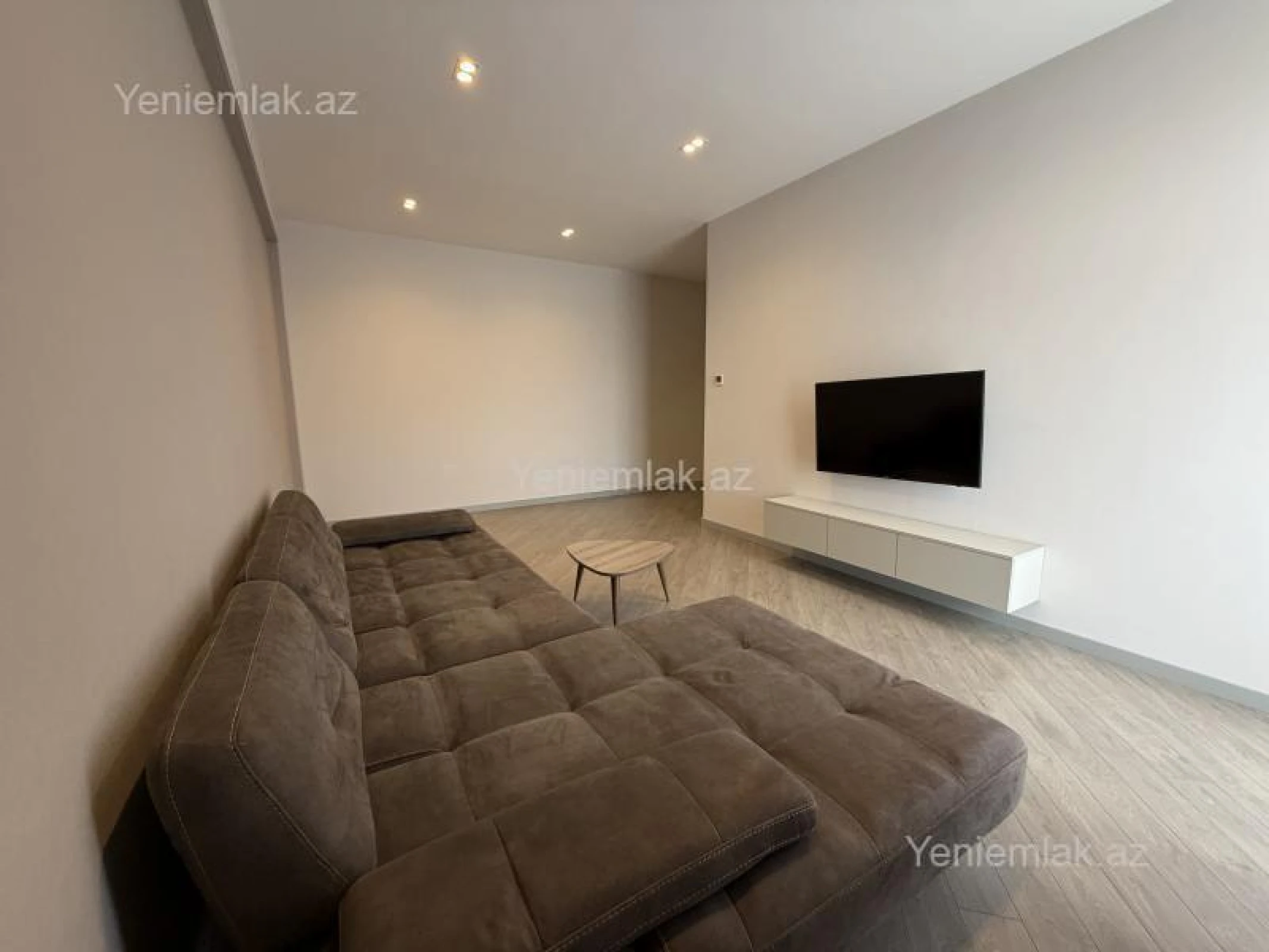 Satılır 4 otaqlı yeni tikili 135 m²