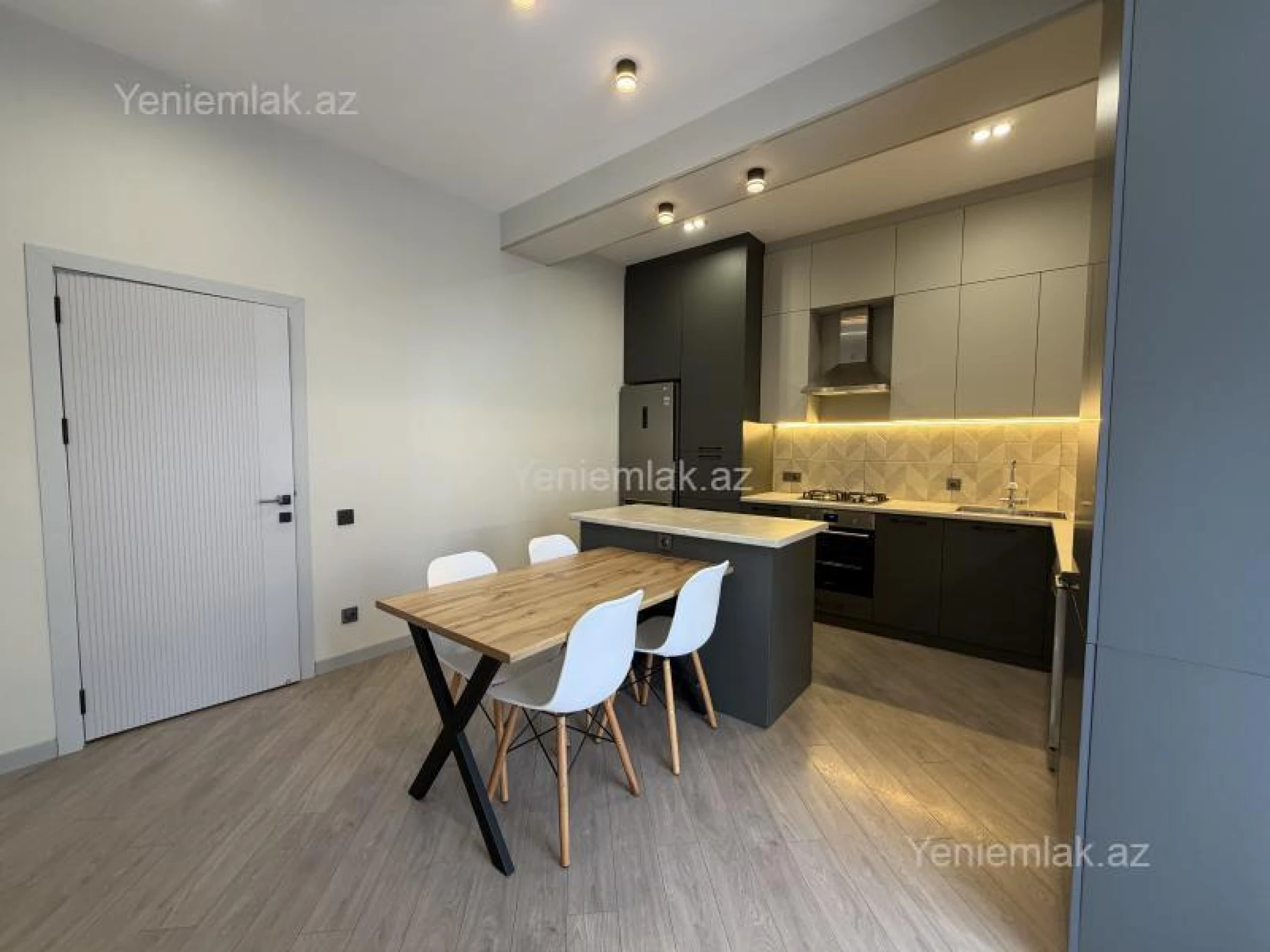 Satılır 4 otaqlı yeni tikili 135 m²