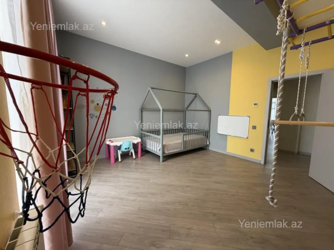 Satılır 4 otaqlı yeni tikili 135 m²