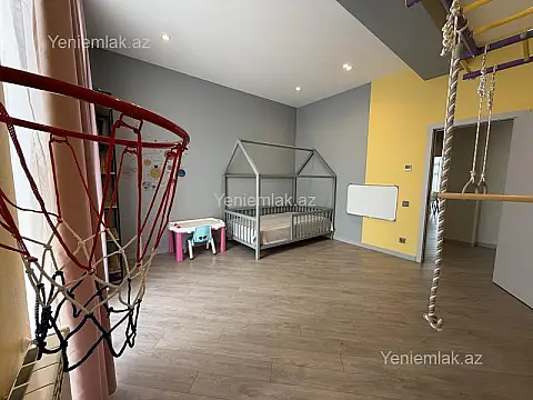 Satılır 4 otaqlı yeni tikili 135 m²