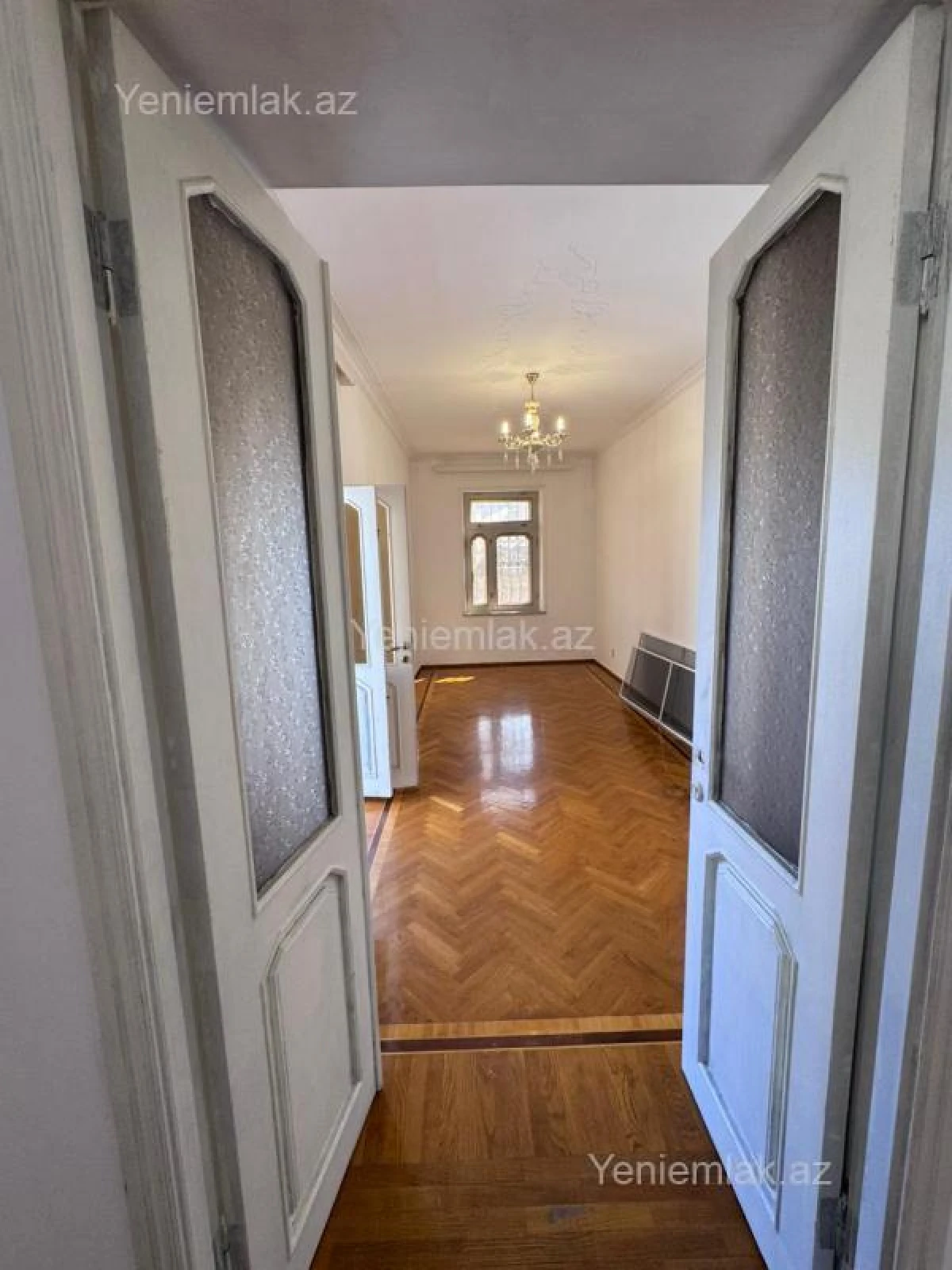 Satılır 2 otaqlı köhnə tikili 65 m²