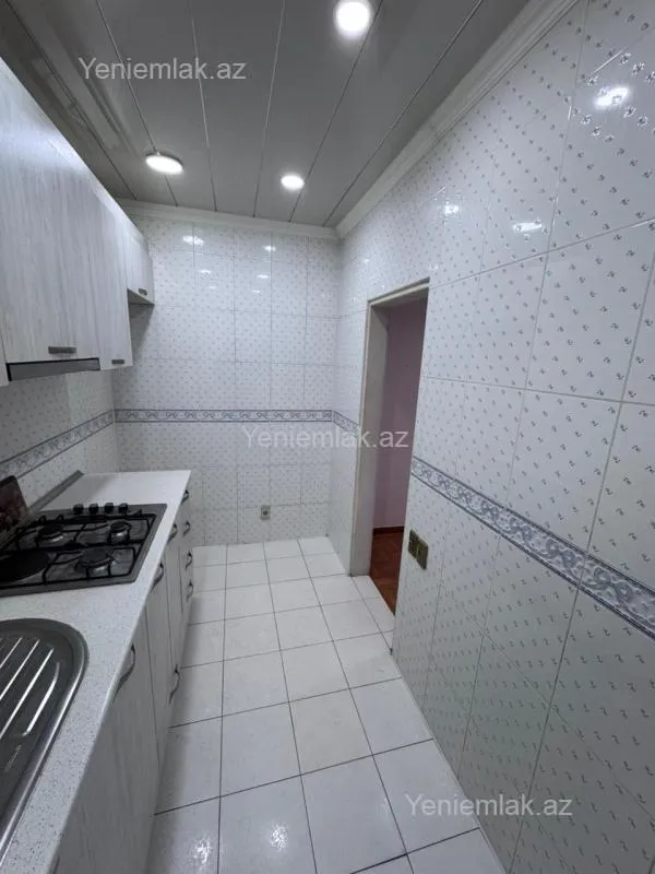 Satılır 2 otaqlı köhnə tikili 65 m²