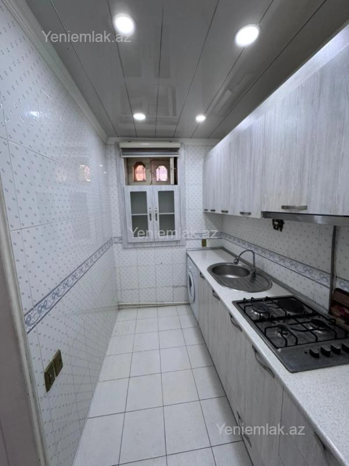 Satılır 2 otaqlı köhnə tikili 65 m²