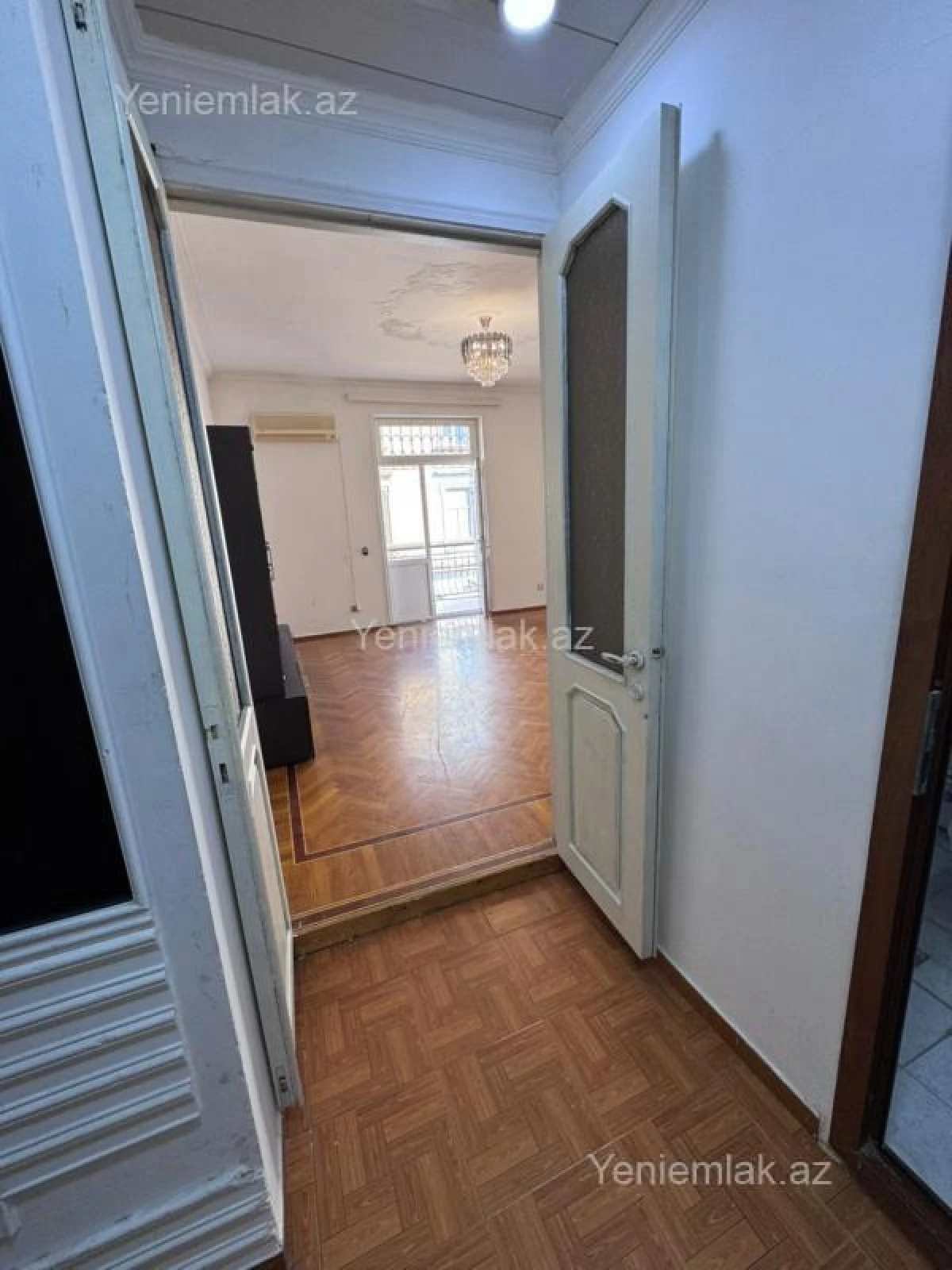 Satılır 2 otaqlı köhnə tikili 65 m²