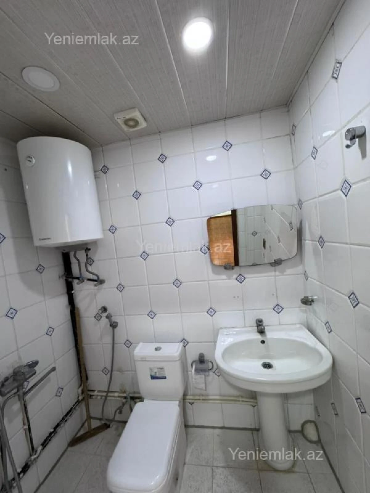Satılır 2 otaqlı köhnə tikili 65 m²