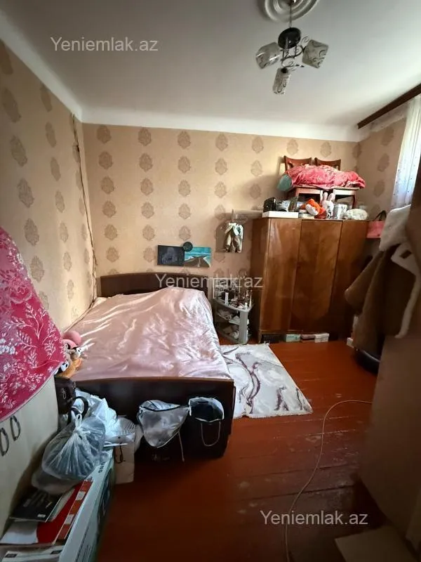 Satılır 1 otaqlı köhnə tikili 28 m²
