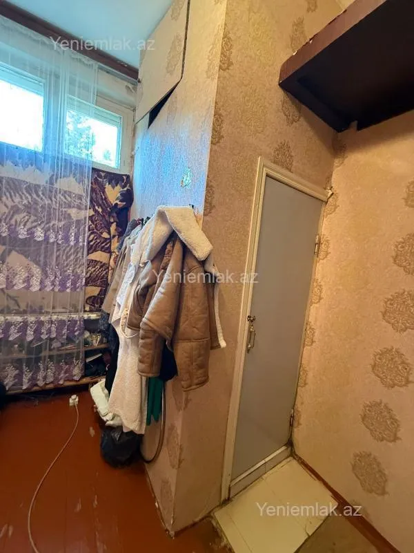 Satılır 1 otaqlı köhnə tikili 28 m²