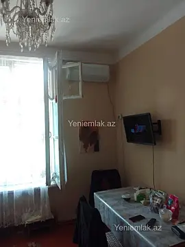 Satılır 1 otaqlı köhnə tikili 28 m²