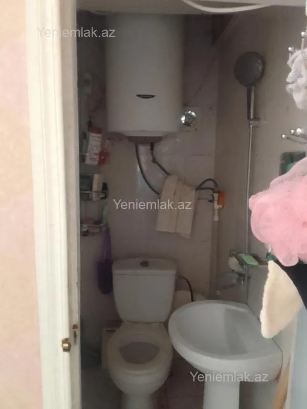 Satılır 1 otaqlı köhnə tikili 28 m²
