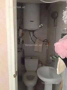Satılır 1 otaqlı köhnə tikili 28 m²