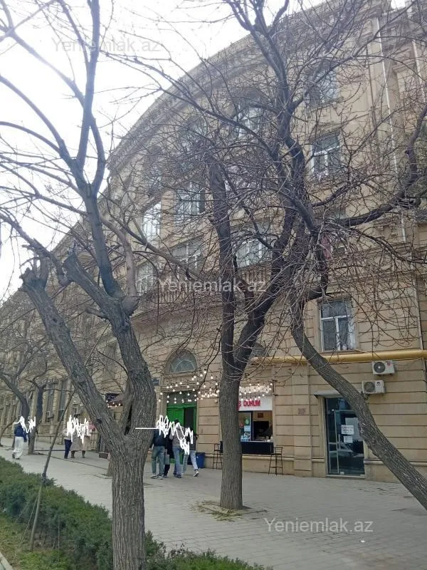 Satılır 1 otaqlı köhnə tikili 28 m²