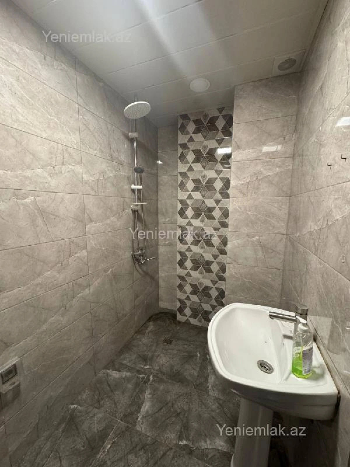 Satılır 3 otaqlı yeni tikili 56 m²