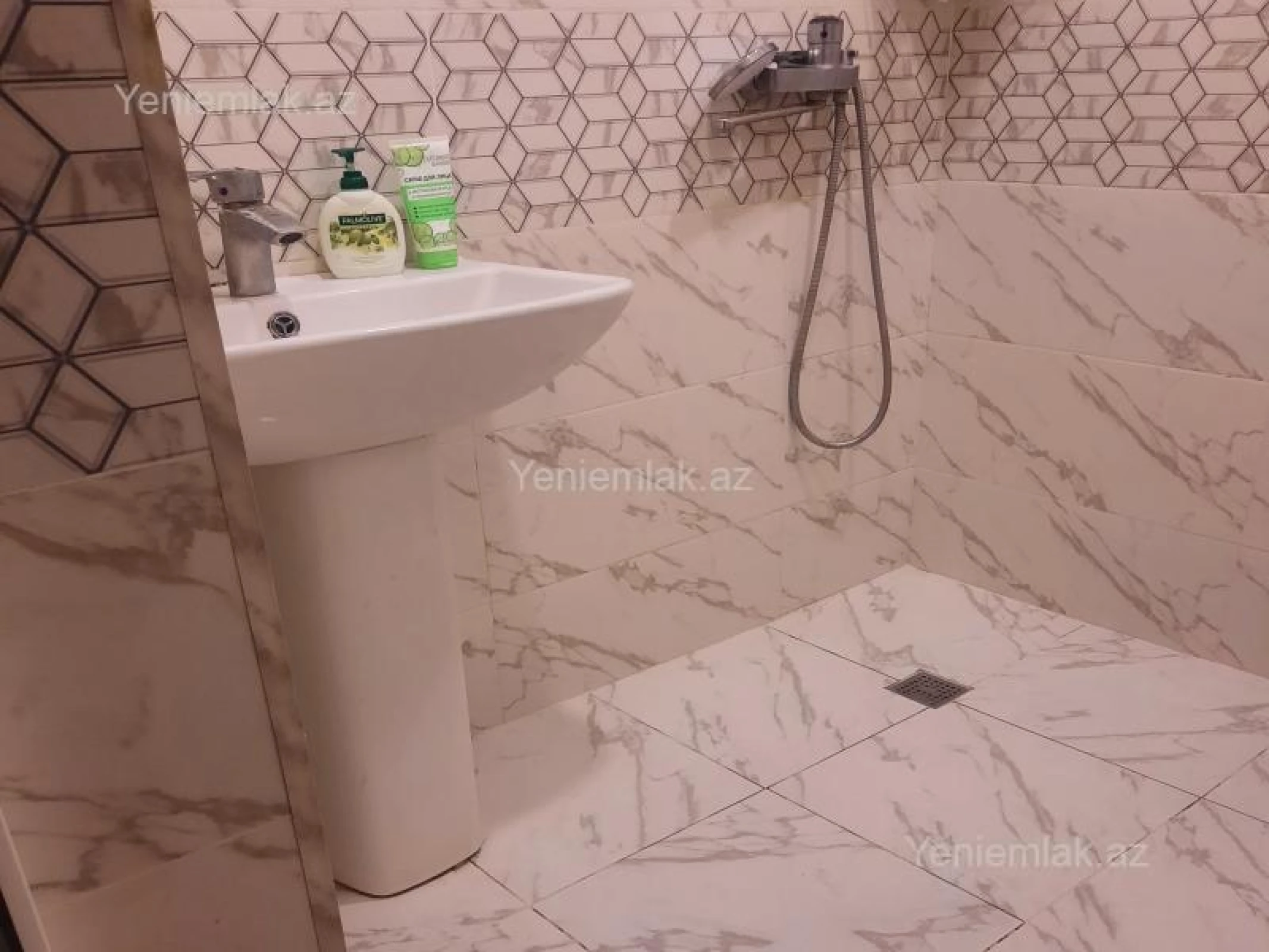 Satılır 4 otaqlı həyət evi 120 m²
