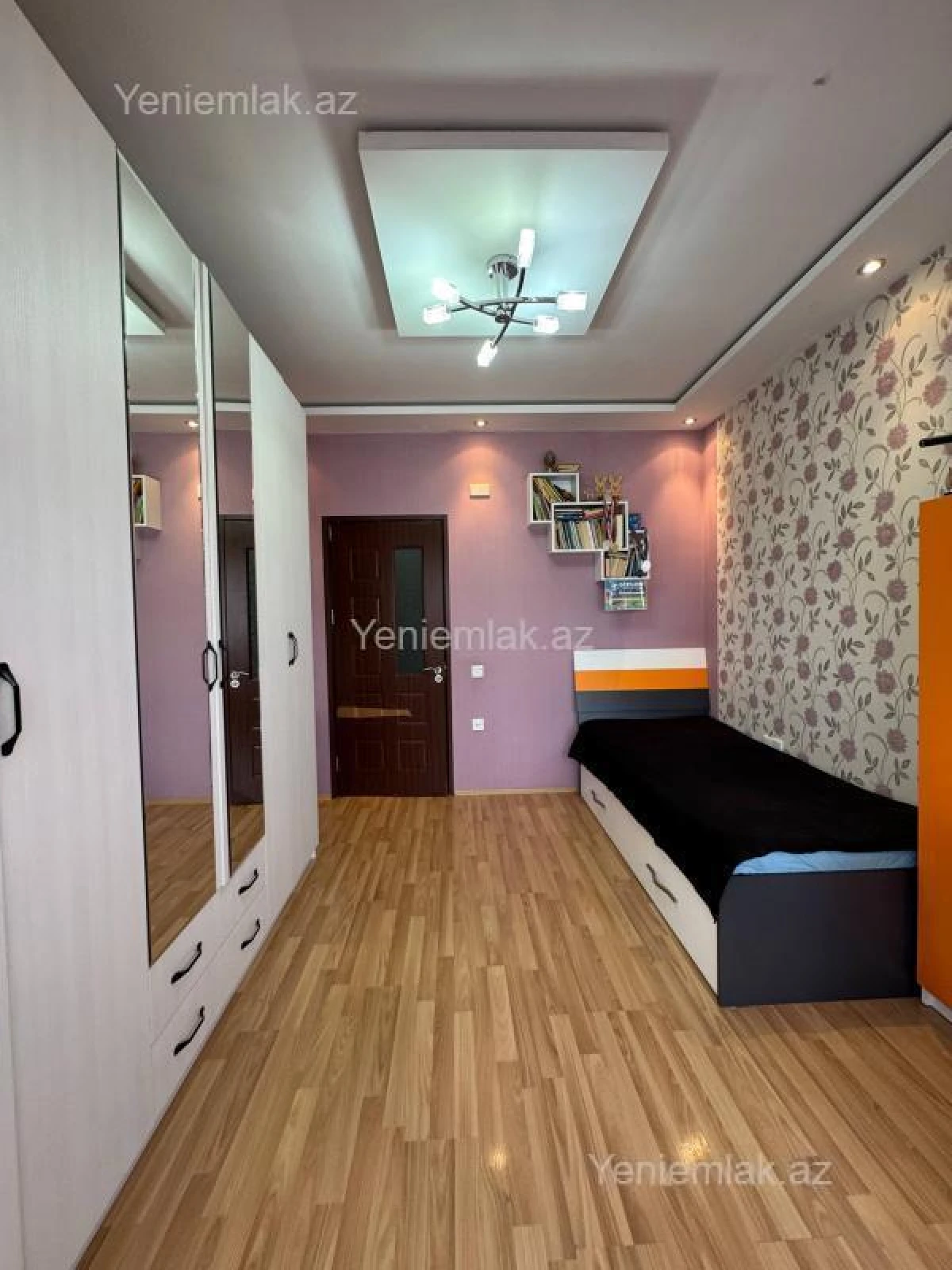 Satılır 3 otaqlı yeni tikili 75 m²