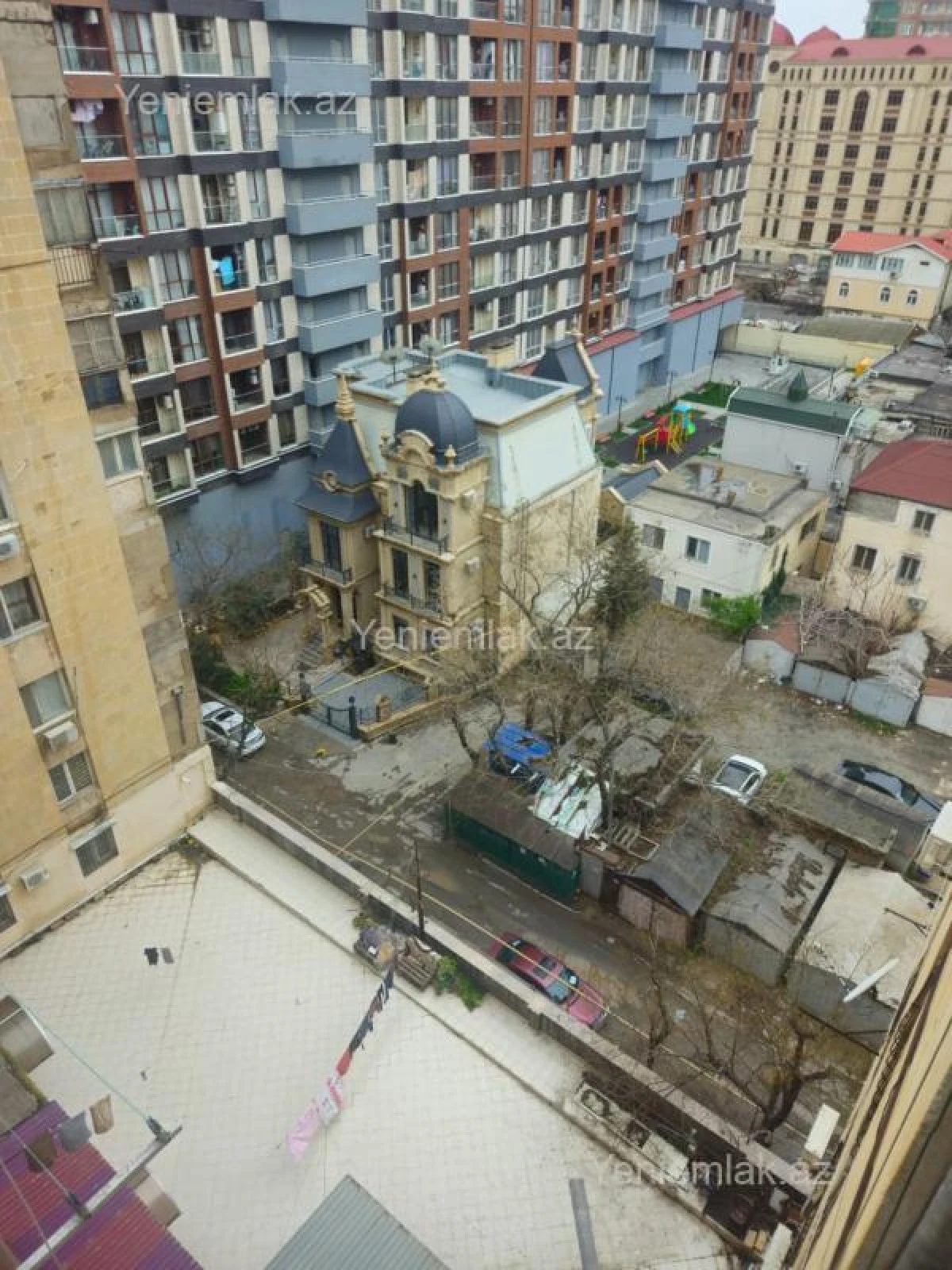 Satılır 3 otaqlı köhnə tikili 100 m²