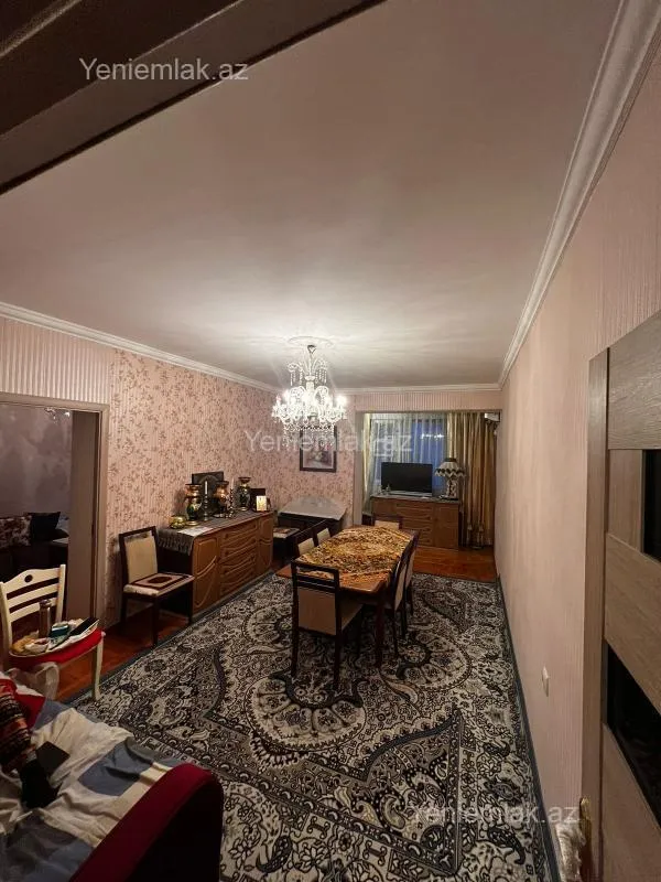 Satılır 3 otaqlı köhnə tikili 100 m²