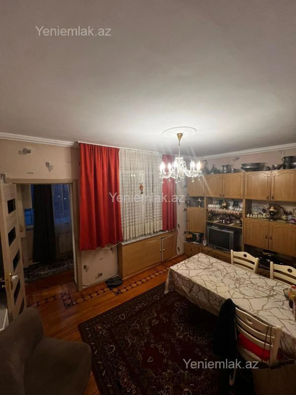 Satılır 3 otaqlı köhnə tikili 100 m²