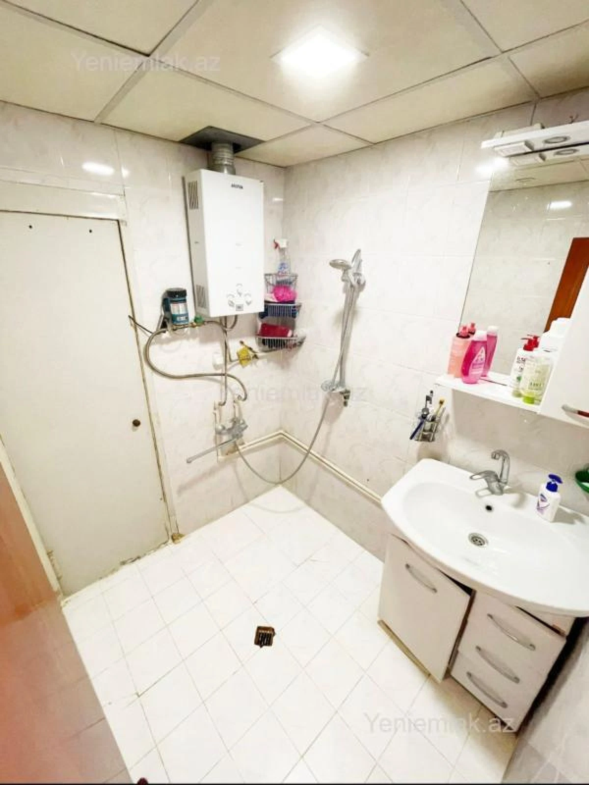 Satılır 2 otaqlı köhnə tikili 50 m²