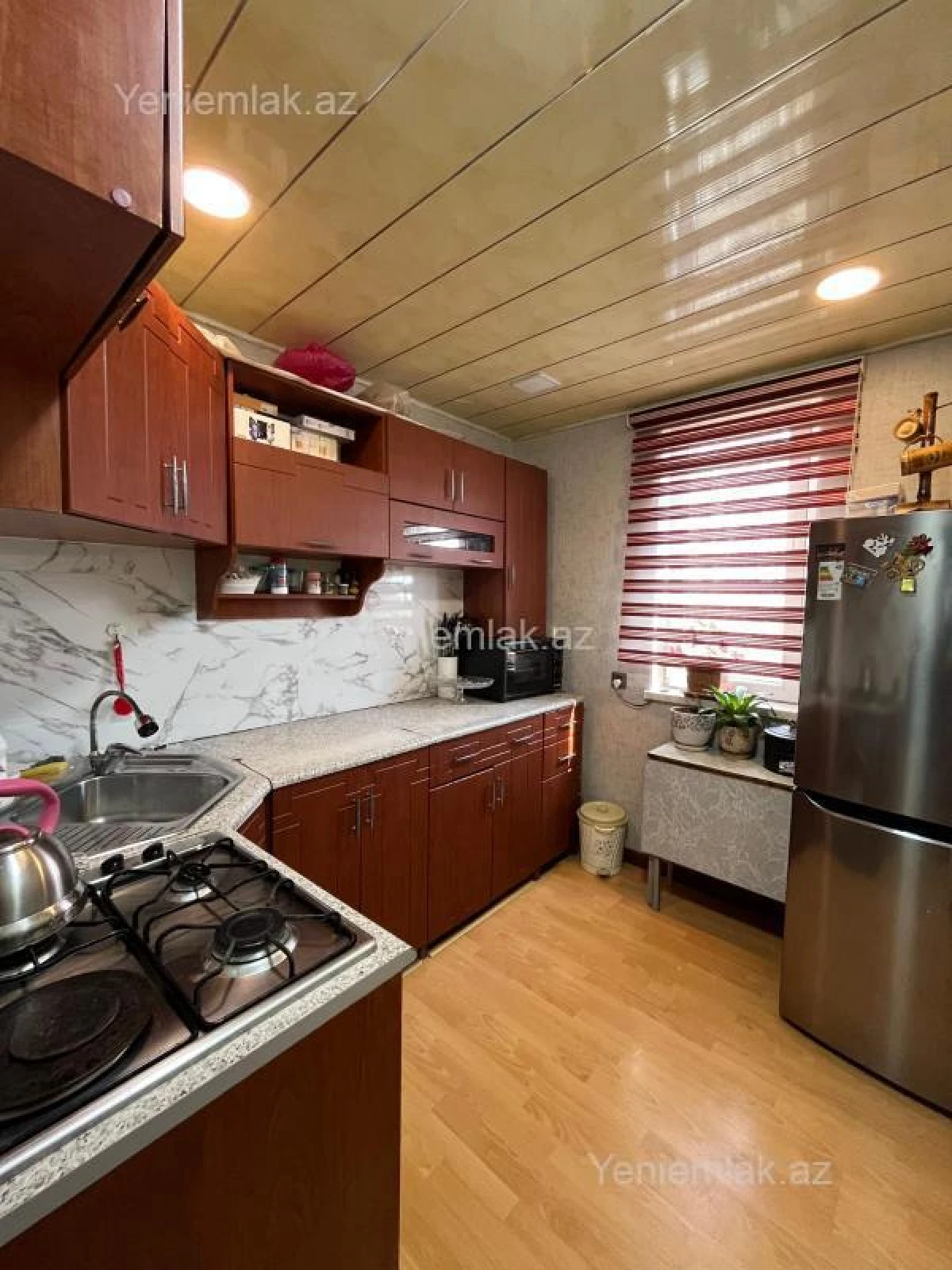 Satılır 4 otaqlı köhnə tikili 90 m²