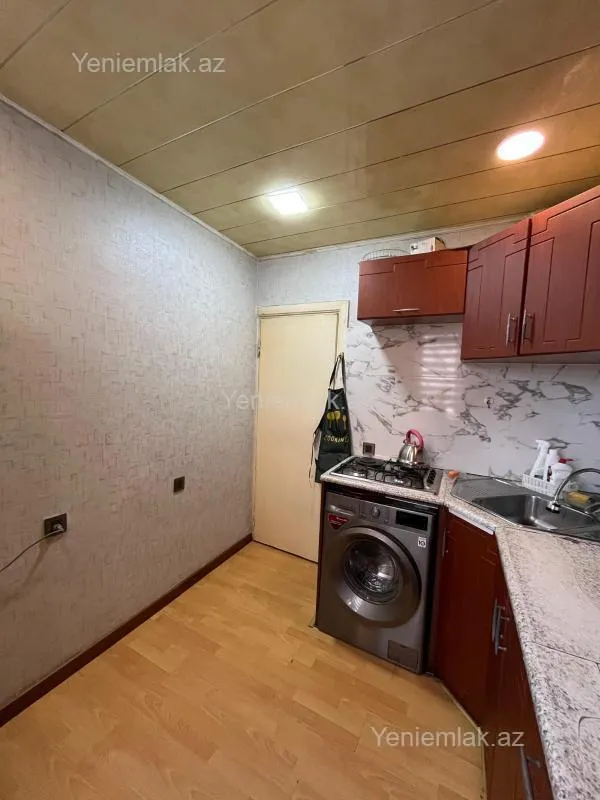 Satılır 4 otaqlı köhnə tikili 90 m²