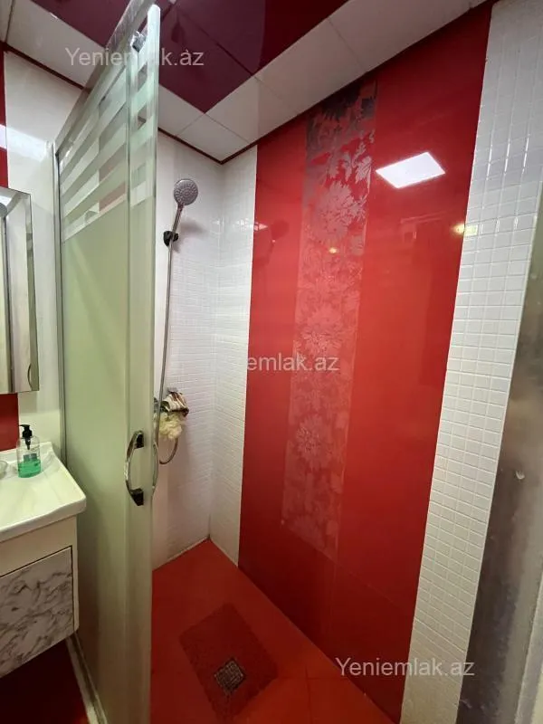 Satılır 4 otaqlı köhnə tikili 90 m²